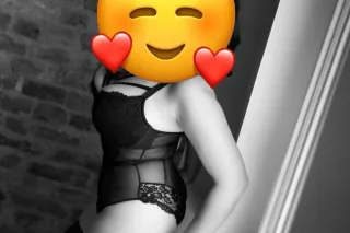 SUPER SEXY FUN FREAKY DOWN TO EARTH FLY ASS SNOWBUNNY DONT MISS OUT - Image 2