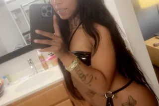 I’m back😇Best Throat in town👅P... - Image 1