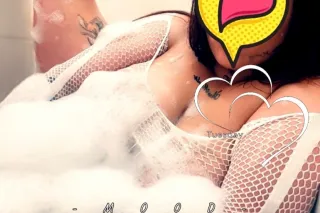 Roses Are Red And I Give The Best 😜🤭❣ - Image 1