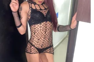 Trans girl looking to have a good time - Image 1